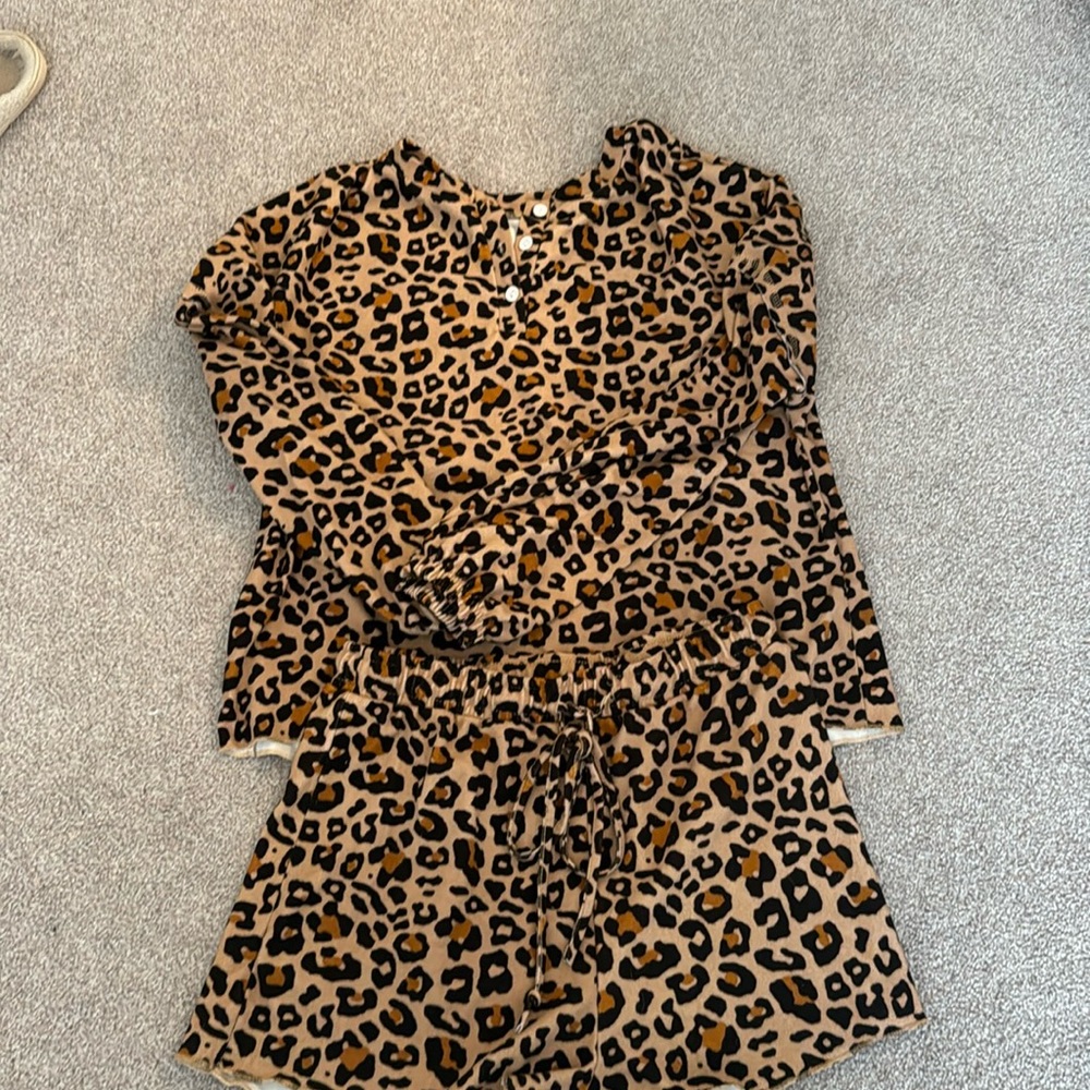 Matching, cheetah, print, pajama set